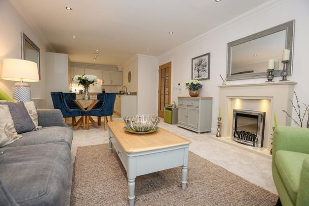 2 bedroom flat to rent - Photo 1