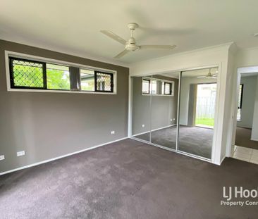 THREE BEDROOM LOW SET HOME + STUDY - Photo 4