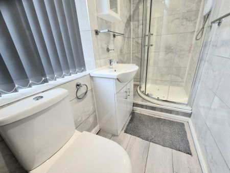 Denholme Gate Road, Halifax, Hipperholme - Photo 5