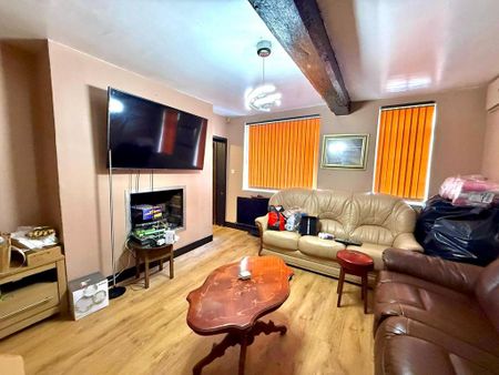 4 bedroom terraced house to rent - Photo 2