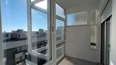 Para arrendar T2 em Oeiras - Com varandas, arrecadação e elevador - Photo 2