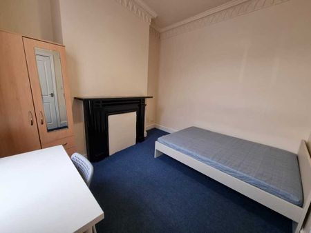 4 Bed Student Accommodation - Photo 2