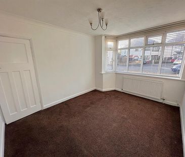 3 bedroom House To Let - Photo 2