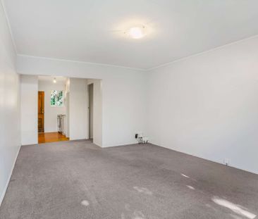 Remuera Unit with Private Garden Area - Photo 3