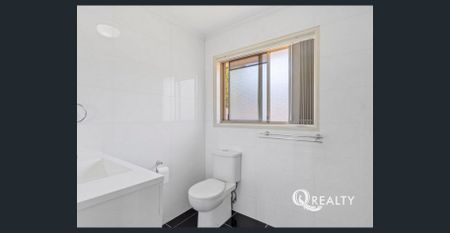 Lovely Family Town House In A Prime Location - Photo 5