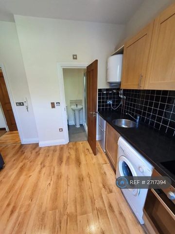 Studio to rent - Photo 4