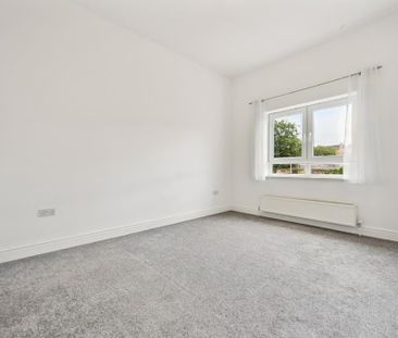 3 bedroom flat to rent - Photo 5