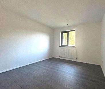 Martingale Place, Milton Keynes, MK14 - Photo 3