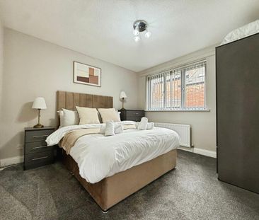 3 bedroom end of terrace house to rent - Photo 5