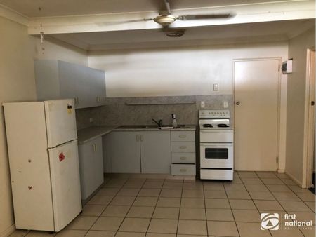 Beachside living including water and pool to enjoy in the summer months - Photo 2