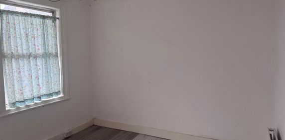 Room in a Shared Flat, Portland Road, SE25 - Photo 2