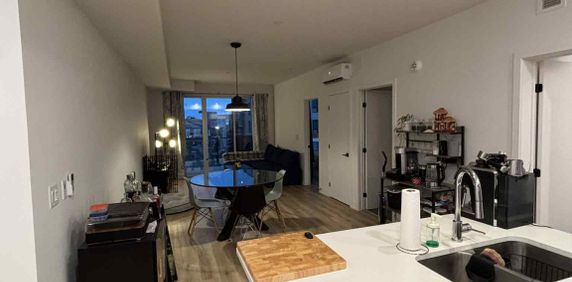 Appartement à Louer - 3½ + Den/bureau - Photo 2