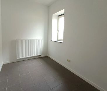 GELIJKVLOERS APPARTEMENT MET 4 SLAAPKAMERS - Photo 4