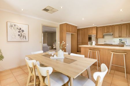 Great 4 Bedroom Home - Photo 5