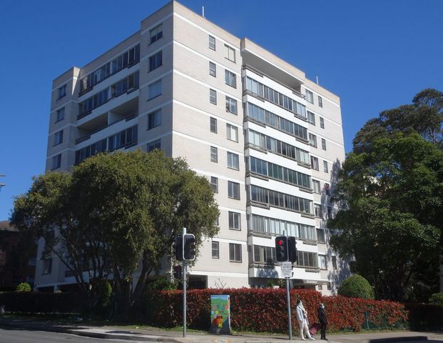 Available 26/11/2025 - Photo 1