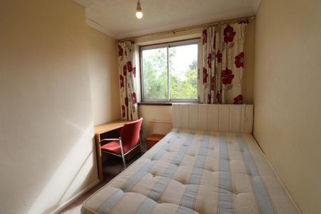 5 bedroom bungalow to rent - Photo 4