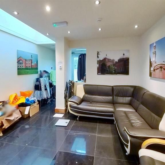 6 bedroom house to rent - Photo 1