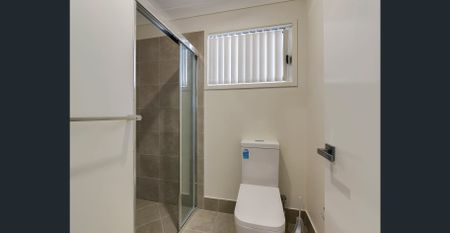 MODERN, FULLY FURNISHED, STUDIO APARTMENT - Photo 4