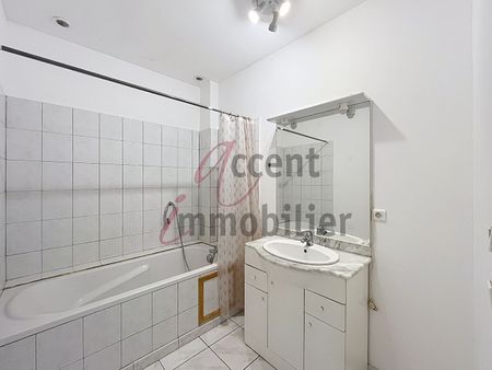 Appartement Cabannes 3 pièce(s) 66 m2 avec cour privative, - Photo 2