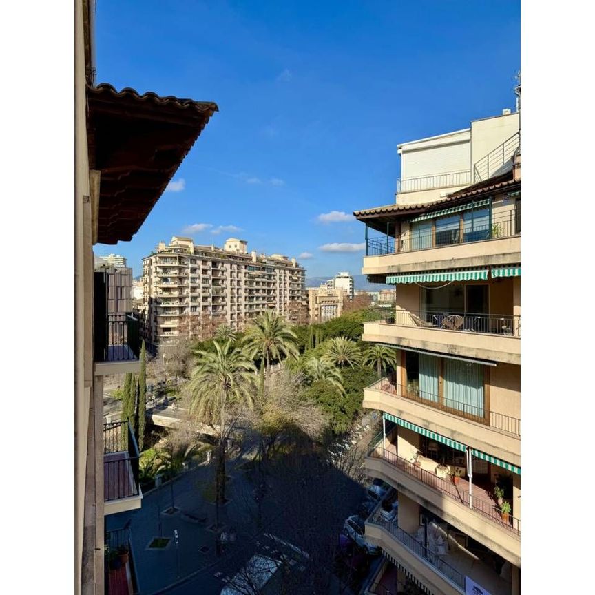 Piso de alquiler en Calle Jaume Santacília, Jaume III - Photo 1