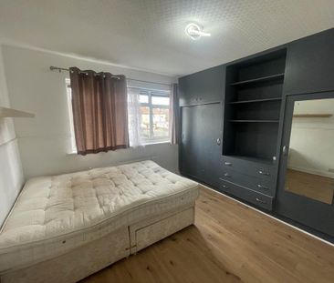 4 bedroom terraced house to rent - Photo 4