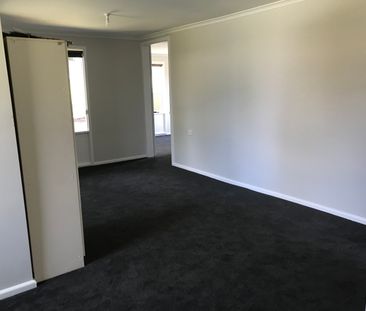 5 Noreen Place, Orange NSW 2800 - House For Rent | Domain - Photo 5