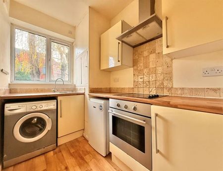 1 Bedroom Apartment To Let - Photo 3