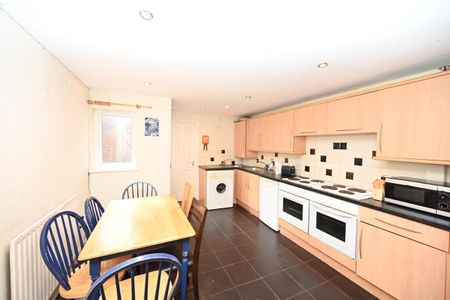 42 St. Ives Gardens, Belfast, BT9 5DN - Photo 5