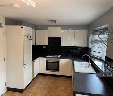 3 bedroom semi-detached house to rent - Photo 6