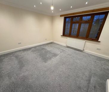 4 bedroom detached house to rent - Photo 4