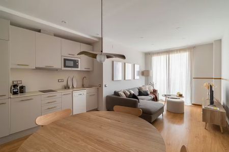 Calle de Sicília, Barcelona, Catalonia 08013 - Photo 2