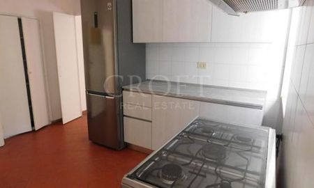 Appia Antica-Villa: 240mq. Lovely country home. Large private garden. Spacious reception, dining, 3 bedrooms, 3 baths, fireplace, maid’s room, parking, silent, secure. Ref 824 - Photo 3
