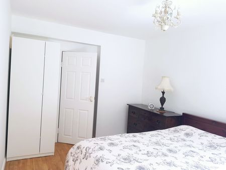1 Bed Flat, Boundary Road, NW8 - Photo 5