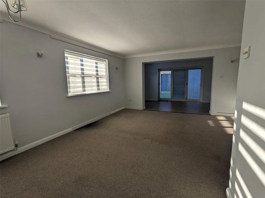 2 bedroom bungalow to rent - Photo 1