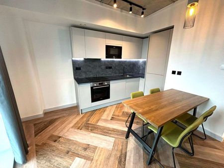 Stunning Fully Furnished Two Double Bedroom, Two Bathroom Apartment on the 6th floor of the Ancoats Gardens development. - Photo 2