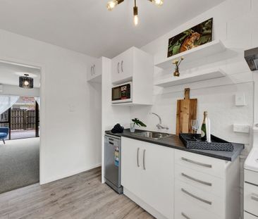 2/65 Champion Street, Edgeware, NZ 8013 - Photo 3