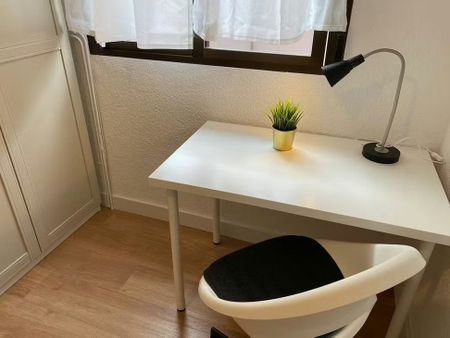 Avenida de la Albufera, Madrid, Community of Madrid 28038 - Photo 2