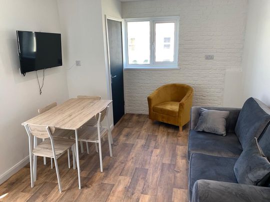 3 bedroom flat share to rent - Photo 1