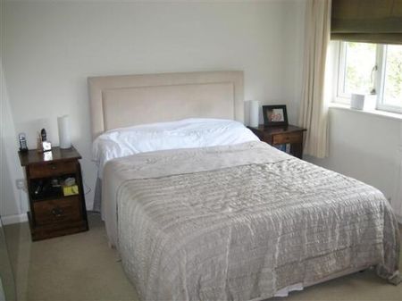 Heath Court, Heathfield Road, South Croydon, CR2, Property for rent - Photo 2