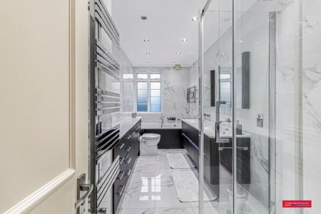 3 bedroom flat to rent - Photo 5