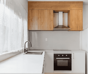 Townhouse in a convenient location! - Photo 5