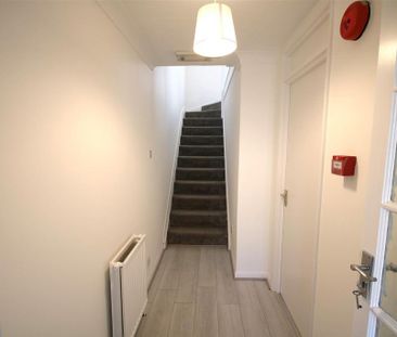 4 bedroom terraced house to rent - Photo 6
