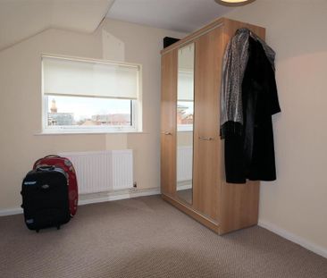 3 bedroom apartment to rent - Photo 2