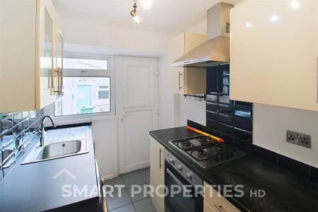 2 bedroom terraced house to rent - Photo 3