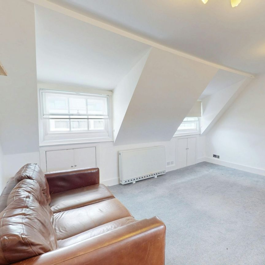 Flat to rent on - Photo 1