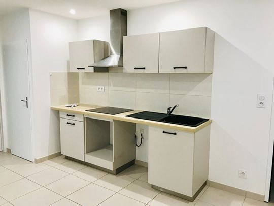 A LOUER T2 RDC ACCES PMR AVEC SORTIE A LAVELANET CENTRE VILLE - Photo 1