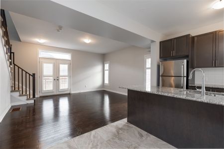 For Lease - 2314 Natasha Circle, Oakville, Ontario - Photo 3