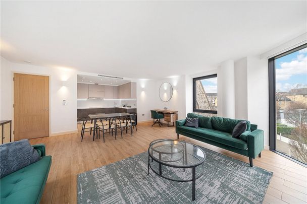 High Street, Brentford, TW8 flat to rent - Photo 1