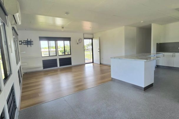 Renovated Family Home....Stroll to the Beach & Parks! - Photo 1