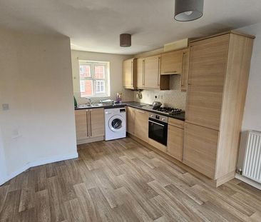 3 bedroom semi-detached house to rent - Photo 4